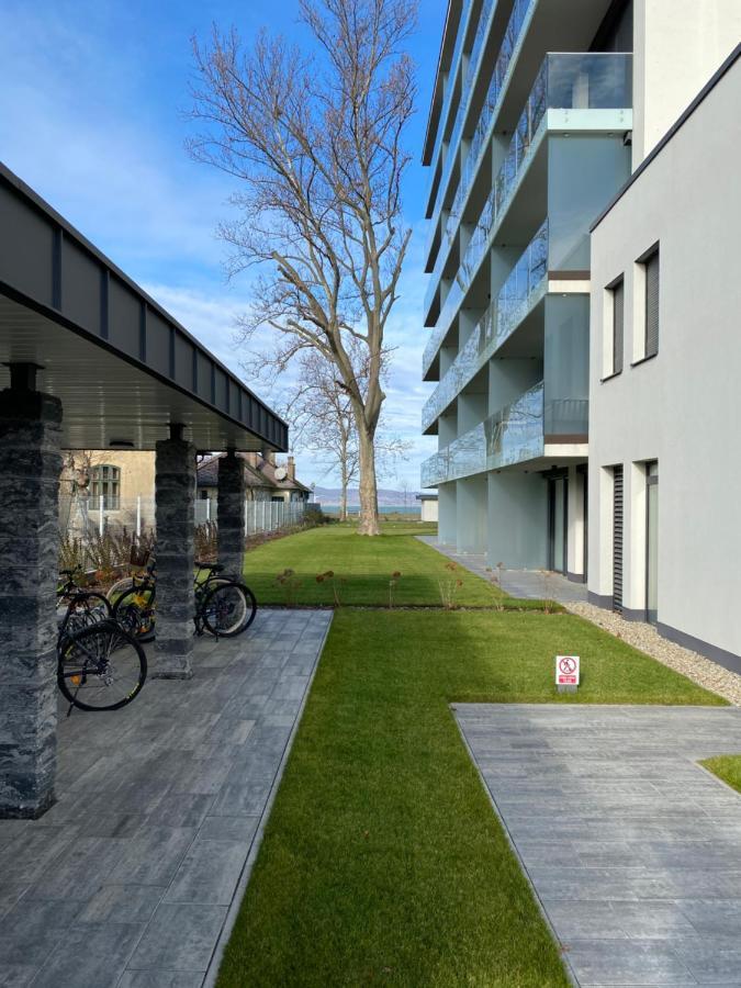 Bonnie-Premium Lelle Waterfront Private Apartment Balatonlelle Exteriér fotografie