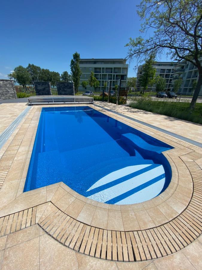 Bonnie-Premium Lelle Waterfront Private Apartment Balatonlelle Exteriér fotografie