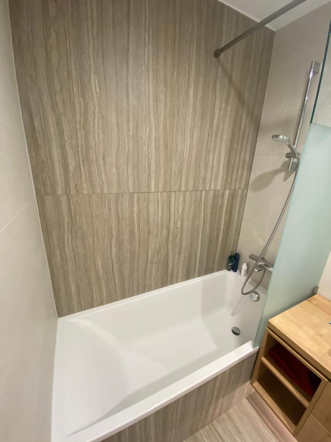 Bonnie-Premium Lelle Waterfront Private Apartment Balatonlelle Exteriér fotografie