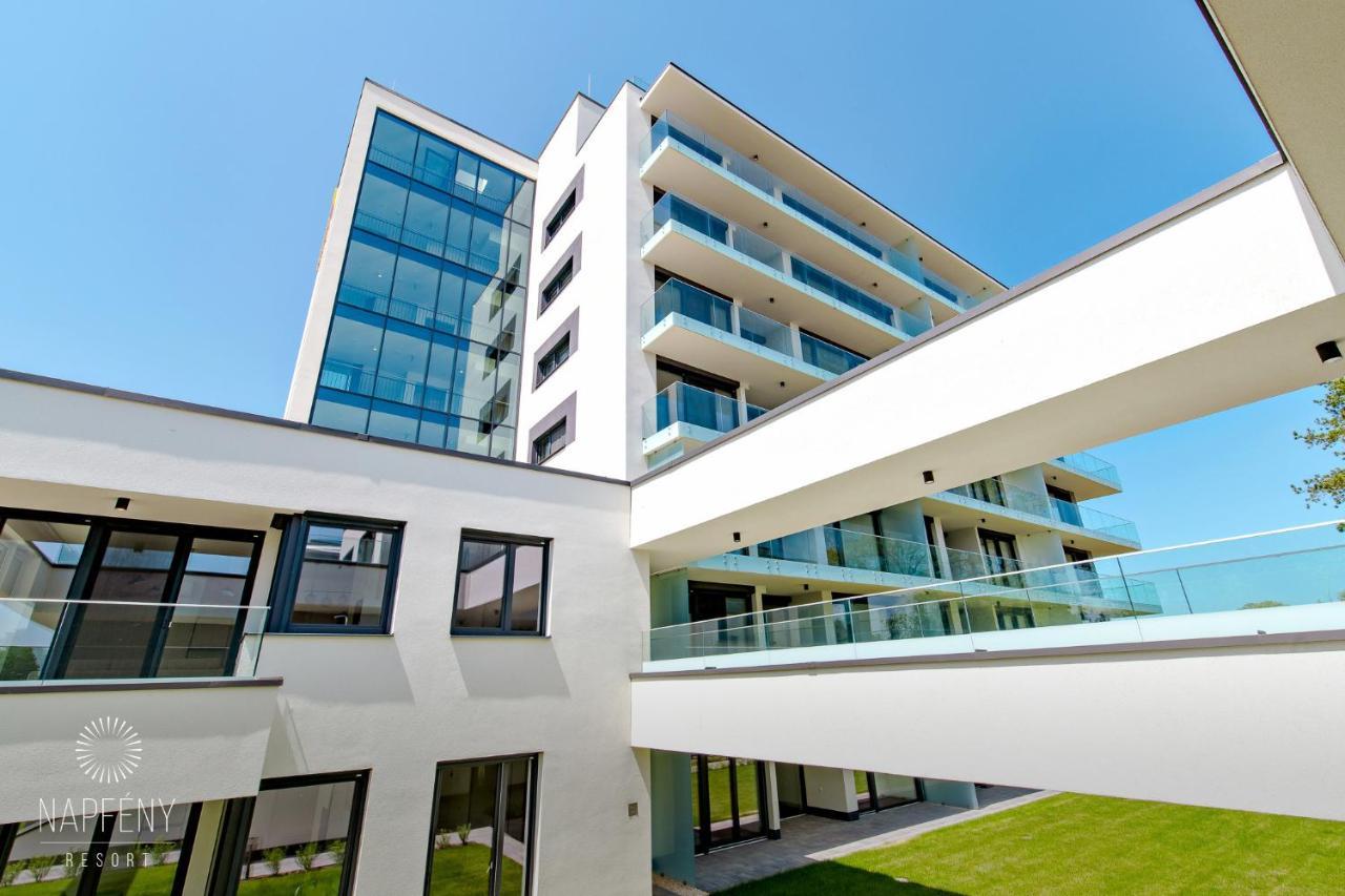 Bonnie-Premium Lelle Waterfront Private Apartment Balatonlelle Exteriér fotografie